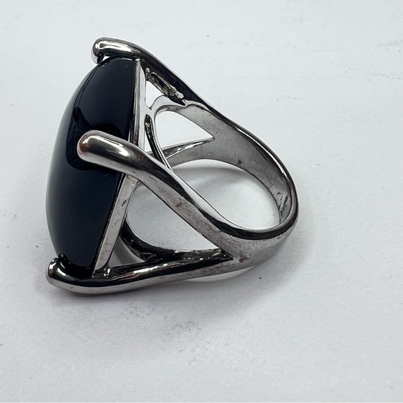 Guess Silver and Black Cocktail Ring Size 9 - Picture 6 of 11